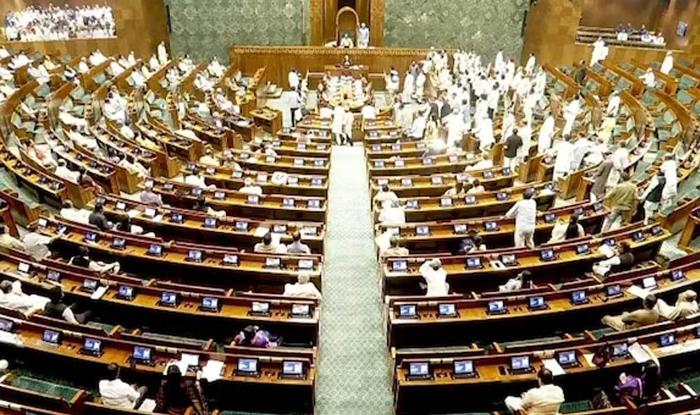 एंटी पेपर लीक बिल पर प्रियंका गांधी के भाषण से संसद में हंगामा, स्पीकर को बयान का हिस्सा हटाना