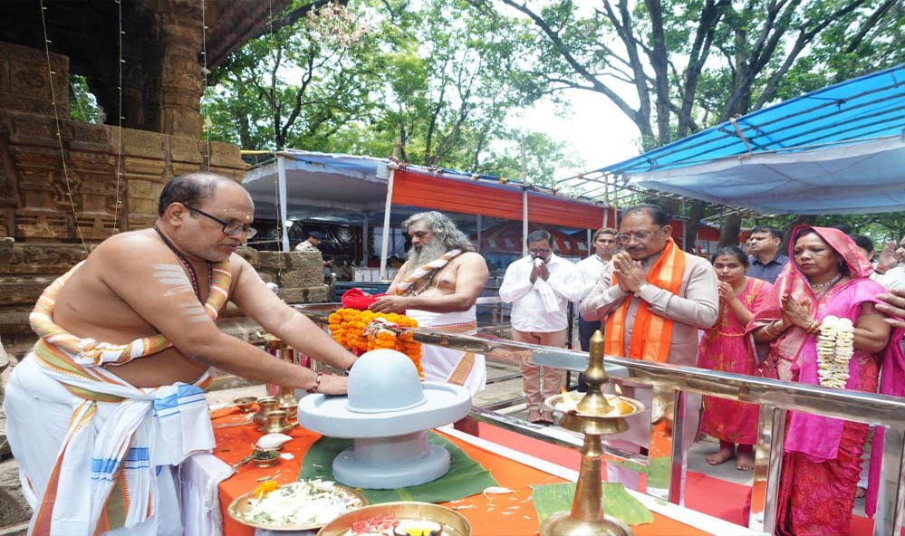 CM विष्णुदेव साय ने भोरमदेव धाम में की पूजा-अर्चना, प्रदेश की सुख-समृद्धि और खुशहाली की कामना