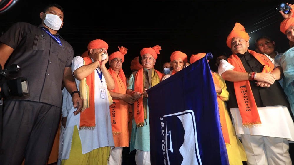 'बम बम भोले' से गूंजा जम्मू, अमरनाथ यात्रा का पहला जत्था रवाना, श्रद्धालुओं में दिखा जबरदस्त उत