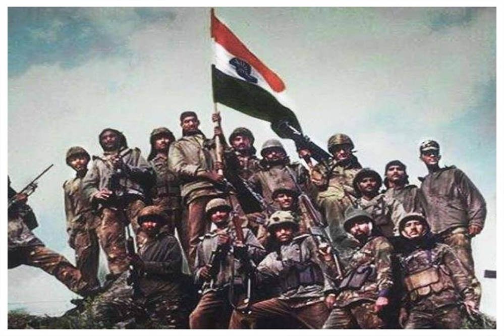 जब सफेद झंडे के बीच हुई बातचीत, फिर भारत ने प्वाइंट 5465 पर लहराया तिरंगा; कारगिल की दिलचस्प कह