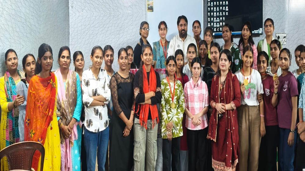 गुरु पूर्णिमा महोत्सव में गुरु पूजन और प्रतिभा सम्मान समारोह संपन्न, डॉ. उमाशंकर पचौरी ने बताया