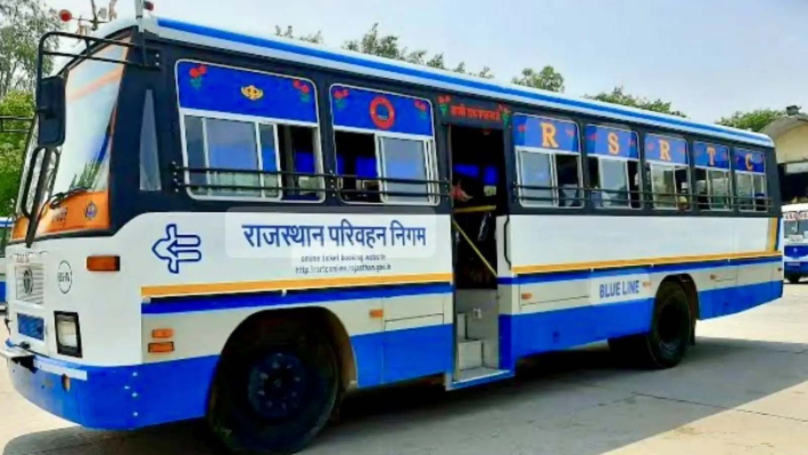 सीएम भजनलाल शर्मा ने हरी झंडी दिखाकर रवाना कीं नई बसें