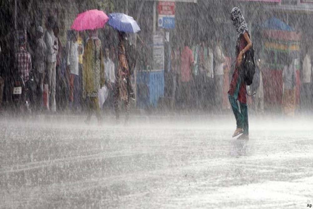 पूर्वी और पश्चिमी यूपी में झमाझम बारिश की संभावना, 7 दिन तक मौसम रहेगा सक्रिय