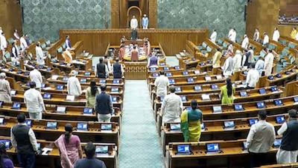 संसद में NDA का कुनबा बढ़ा, शिवसेना-TMC के बागी सांसदों से मिला फायदा
