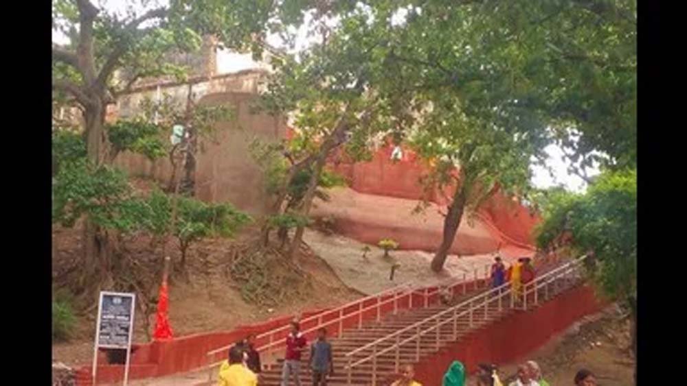 सावन आते ही मणिपर्वत से शुरू होती अयोध्या की सदियों पुरानी झूलन परंपरा