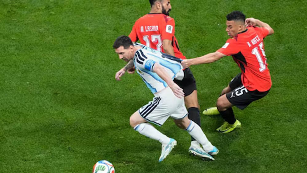 Argentina vs Egypt: मेसी की टीम क्वार्टर फाइनल में, VAR विवाद पर मिस्र का बड़ा आरोप- FIFA नहीं 