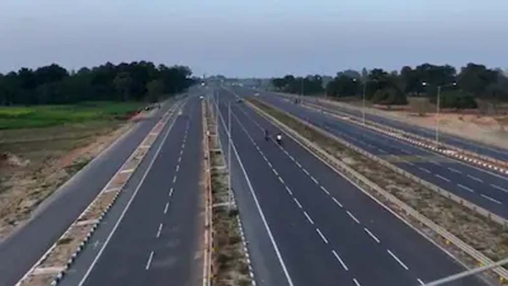 लखनऊ-कानपुर एक्सप्रेसवे पर दौड़ेंगे वाहन, जानिए टोल और सुविधाएं