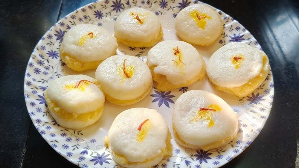 घर पर बनाएं हलवाई जैसी स्पंजी मलाई चमचम, आसान रेसिपी जानें