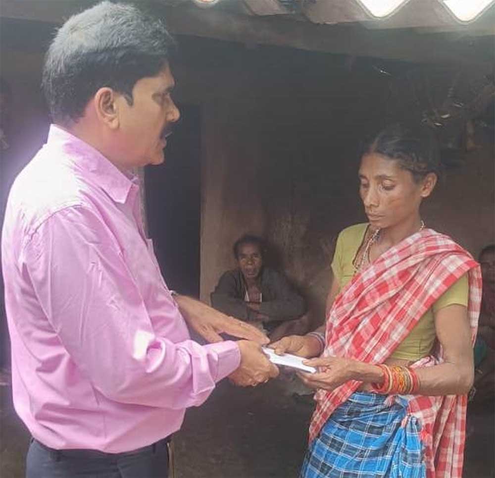 आपदा में पति को खोने वाली चैती का सहारा बना प्रशासन