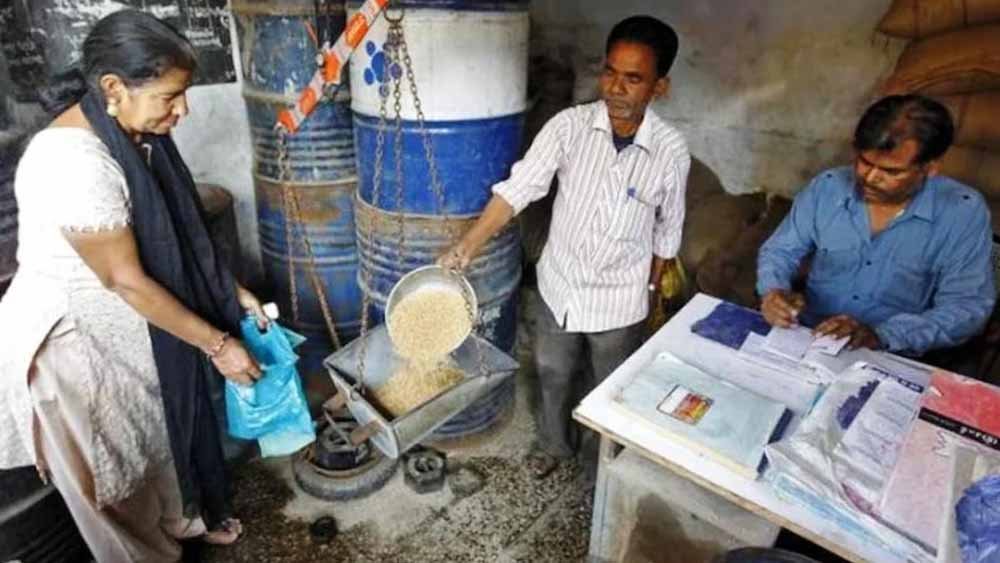 अब राशन कार्ड बनवाना हुआ आसान! ऑनलाइन आवेदन से लेकर सभी सेवाएं मिलेंगी घर बैठे
