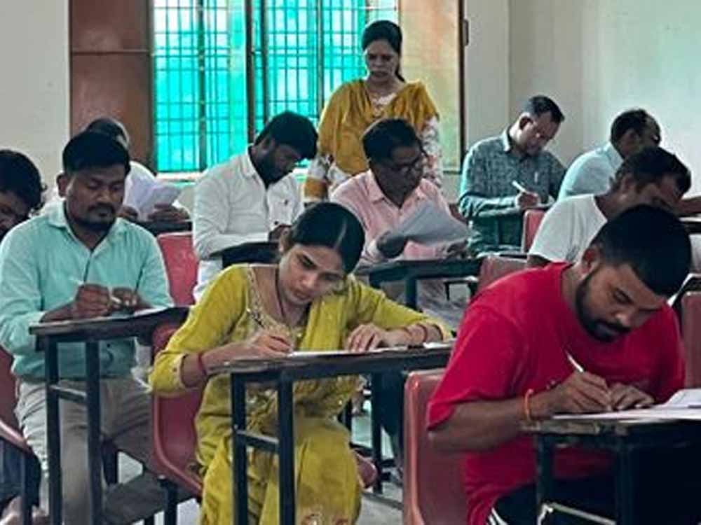 CG Assistant Commandant Exam: रायपुर सहित 4 केंद्रों पर भर्ती परीक्षा, सुरक्षा के कड़े इंतजाम