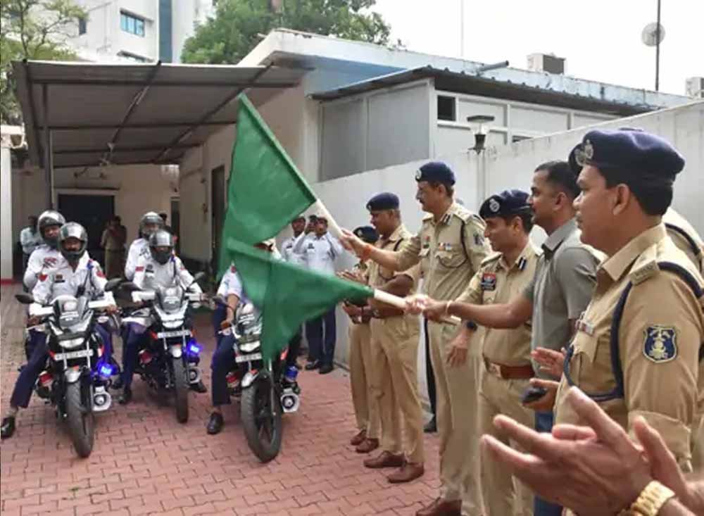 रायपुर ट्रैफिक व्यवस्था होगी और तेज, जाम क्लियर करने QRT को मिली 10 नई बाइक्स