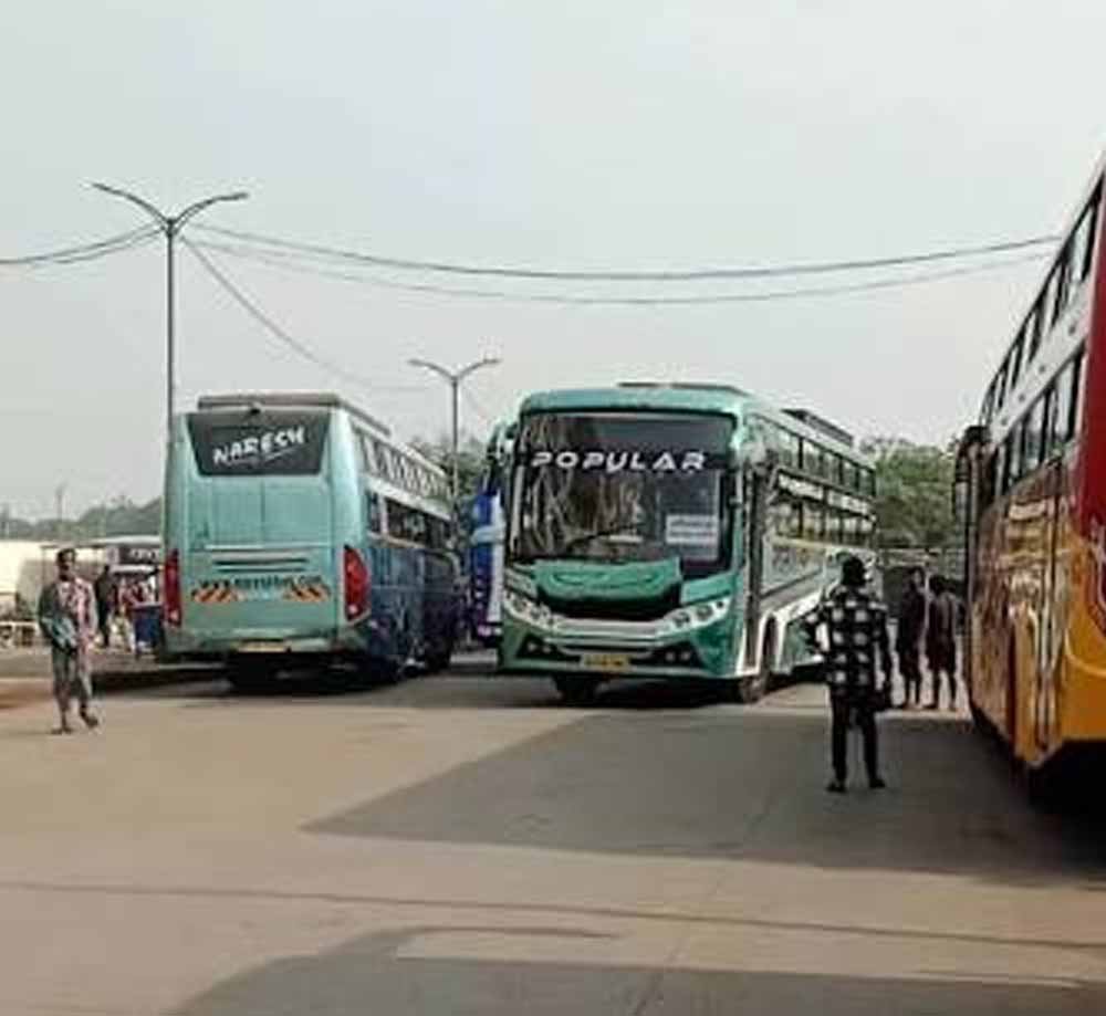 VLTD नहीं लगाने वाले 149 बस ऑपरेटरों को रायपुर प्रशासन का नोटिस, सख्त कार्रवाई के संकेत