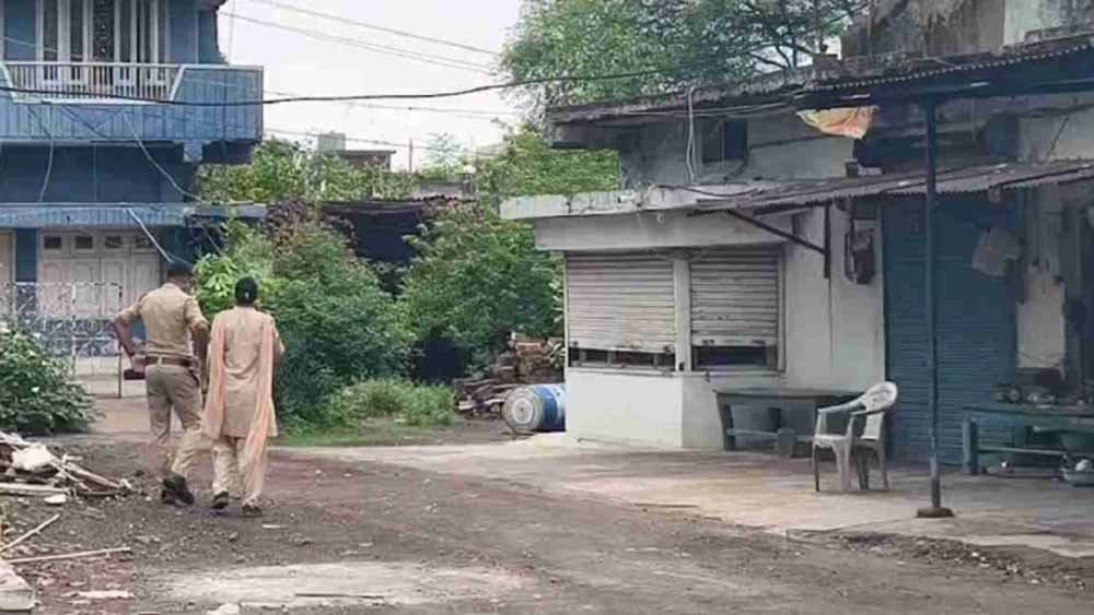 छत्तीसगढ़ में पीतल कारोबारी के यहां ED-IT का छापा, शराब कारोबार से जुड़े तार खंगाल रही एजेंसिया