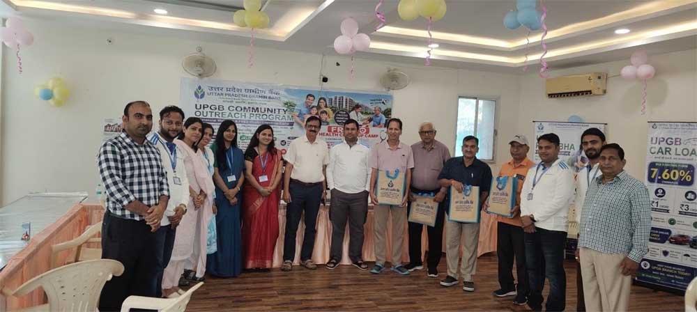 ओमेगा ग्रीन अपार्टमेंट में लगा निशुल्क हेल्थ कैंप, सैकड़ों लोगों ने कराया स्वास्थ्य परीक्षण