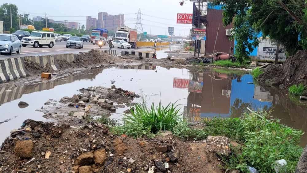 NHAI की लापरवाही पड़ी भारी! गड्ढे में गिरने से युवक की मौत, प्रोजेक्ट डायरेक्टर पर FIR के आदेश
