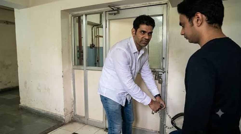 हरियाणा में अफसरशाही के खिलाफ पार्षद का अनोखा विरोध, कार्यालय पर लगाया ताला