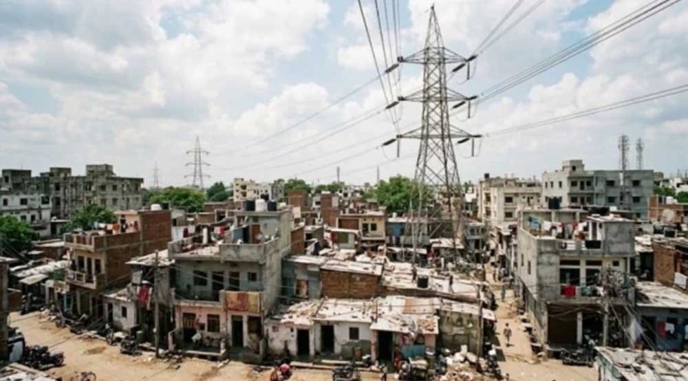 कागजों में खतरनाक घोषित मकान, ज़मीनी कार्रवाई नहीं... कोर्ट स्टे बना बहाना