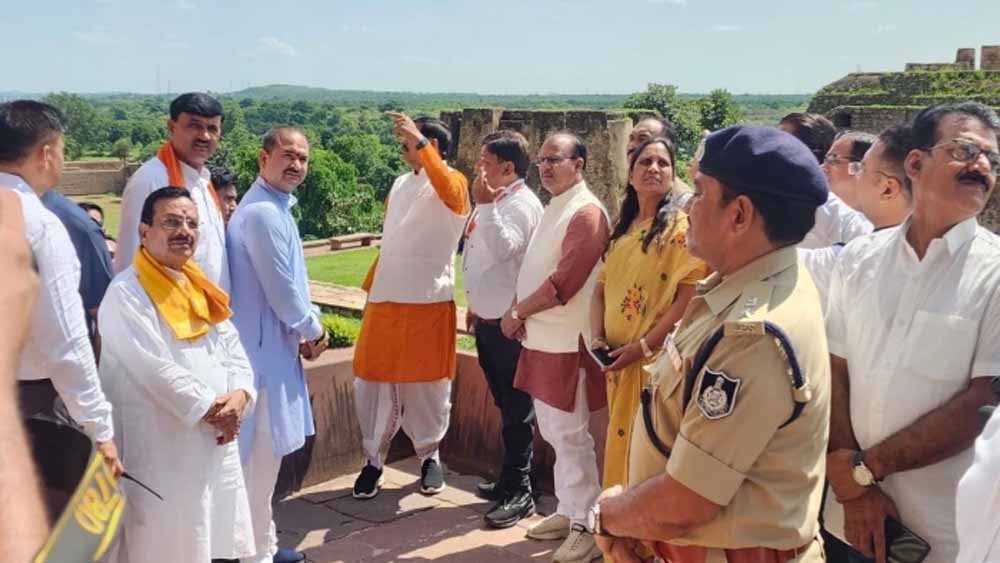 ओरछा में CM मोहन यादव का दौरा, श्रीरामराजा सरकार के दर्शन कर 'रामराजा लोक' के विकास कार्यों का 
