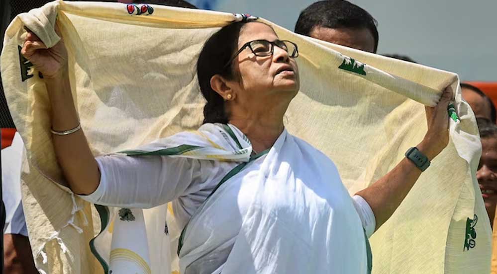 बंगाल की राजनीति में हलचल! शाह के साथ नजर आए सौगत रॉय, नड्डा पर शत्रुघ्न सिन्हा के बयान से बढ़ी