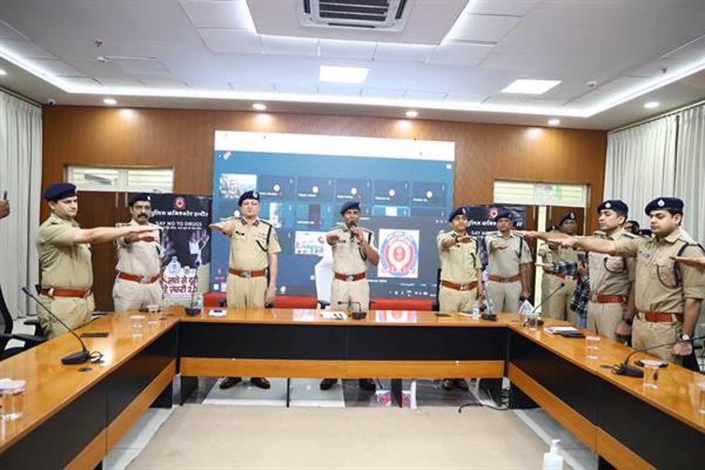 इंदौर में 1लाख 75 हजार से अधिक नागरिकों ने एक साथ नशामुक्ति की ई-शपथ लेकर बनाया नया विश्व रिकॉर