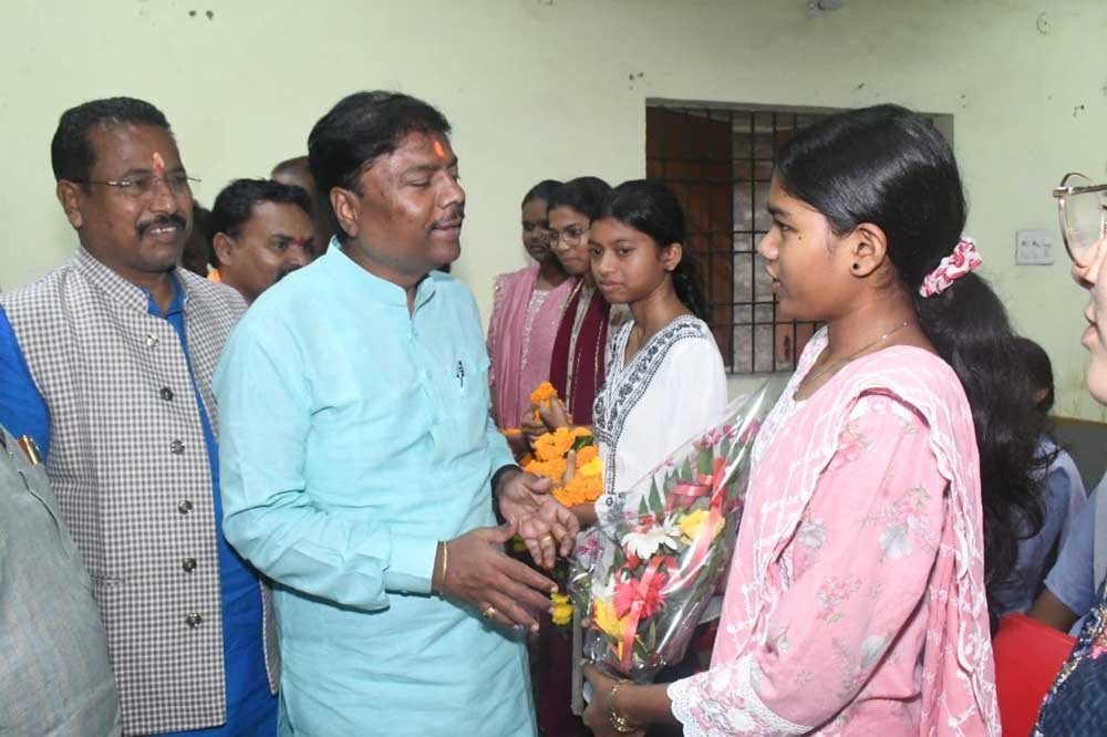 नीट में सफलता हासिल करने वाले विद्यार्थियों को दी शुभकामनाएं, आगे की पढ़ाई में हरसंभव सहयोग का 