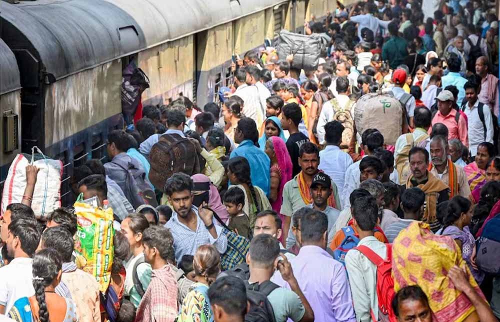 अब वेटिंग टिकट की चिंता खत्म! दूसरी ट्रेन या अगली तारीख पर मिलेगी कंफर्म सीट की सुविधा