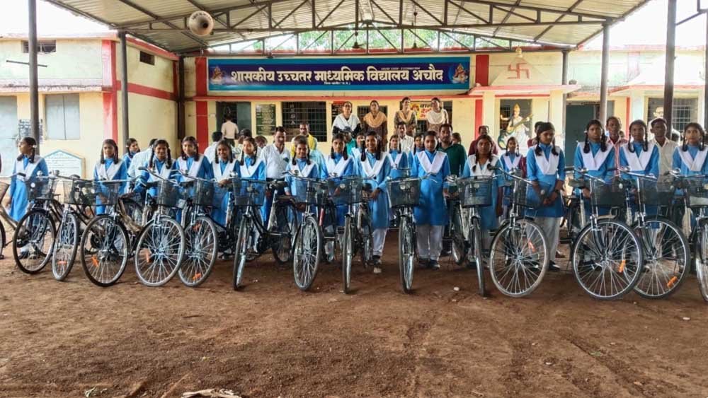 सरस्वती साइकिल योजना से बेटियों के सपनों को मिले पंख