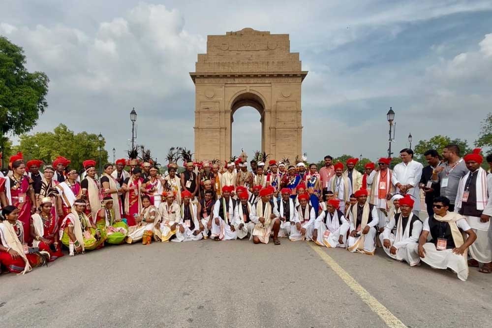 महामहिम राष्ट्रपति द्रौपदी मुर्मु के आत्मीय स्वागत से बस्तर का प्रतिनिधिमंडल हुआ अभिभूत
