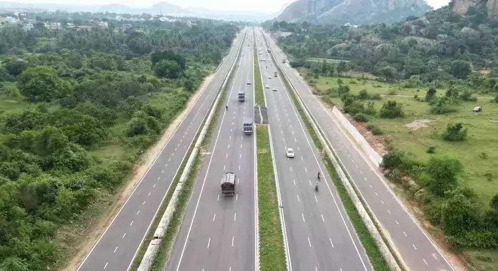 UP-MP Expressway: दिल्ली से बुंदेलखंड और पूर्वांचल का सफर होगा आसान, 20 शहरों को जोड़ेगा नया हा