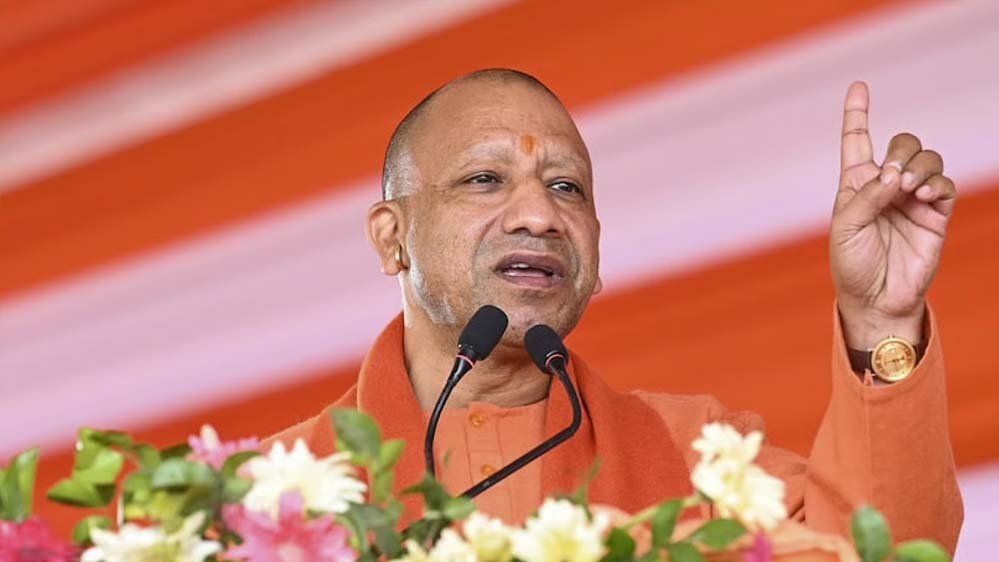 योगी सरकार के जीरो पॉवर्टी अभियान को मिली रफ्तार, 4.25 लाख परिवारों तक पहुंचीं सरकारी योजनाएं