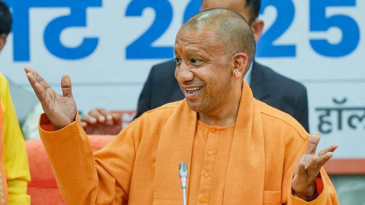 मुख्यमंत्री योगी आदित्यनाथ ने खाद वितरण व्यवस्था दुरुस्त रखने और तकनीकी समस्या आने पर तत्काल सु
