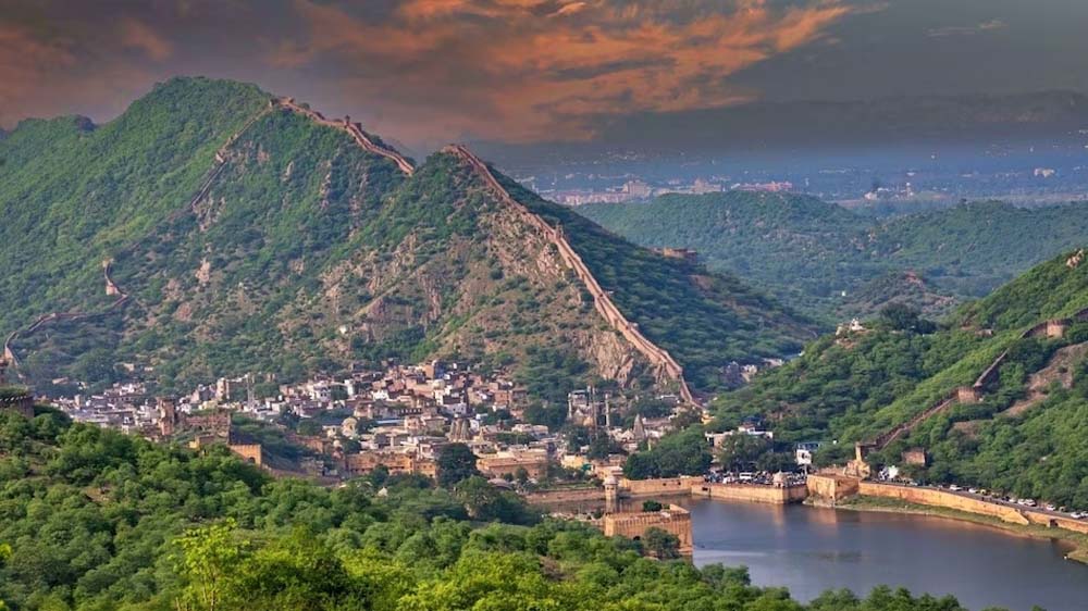 सैटेलाइट रिसर्च ने खोली अरावली की पोल, पहाड़ियों पर सैकड़ों अवैध निर्माण