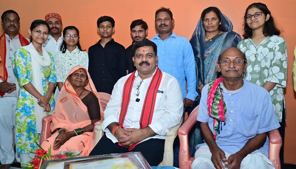 तीन बहनों का एक साथ मेडिकल में चयन पूरे प्रदेश के लिए है प्रेरणादायी उदाहरण- उप मुख्यमंत्री विज
