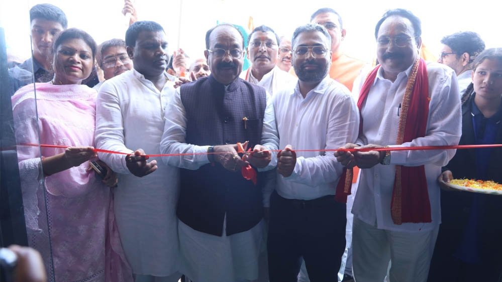 उपमुख्यमंत्री अरुण साव ने बहुउद्देशीय मिनी स्टेडियम और इनडोर हॉल का किया लोकार्पण