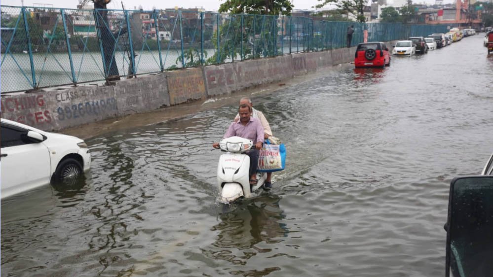 मध्य प्रदेश में भारी बारिश से हाहाकार, भोपाल-रायसेन में स्कूल बंद; नदियां उफान पर, कई जिलों में