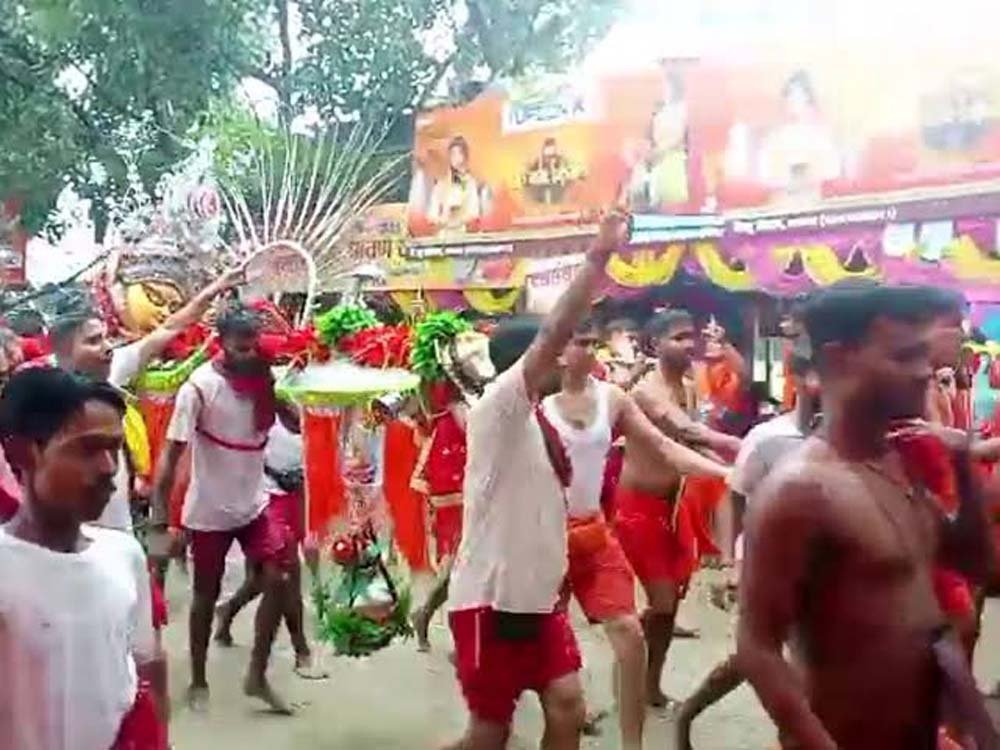 सपने से शुरू हुई 54 फीट कांवड़ यात्रा बनी बिहार की अनोखी पहचान
