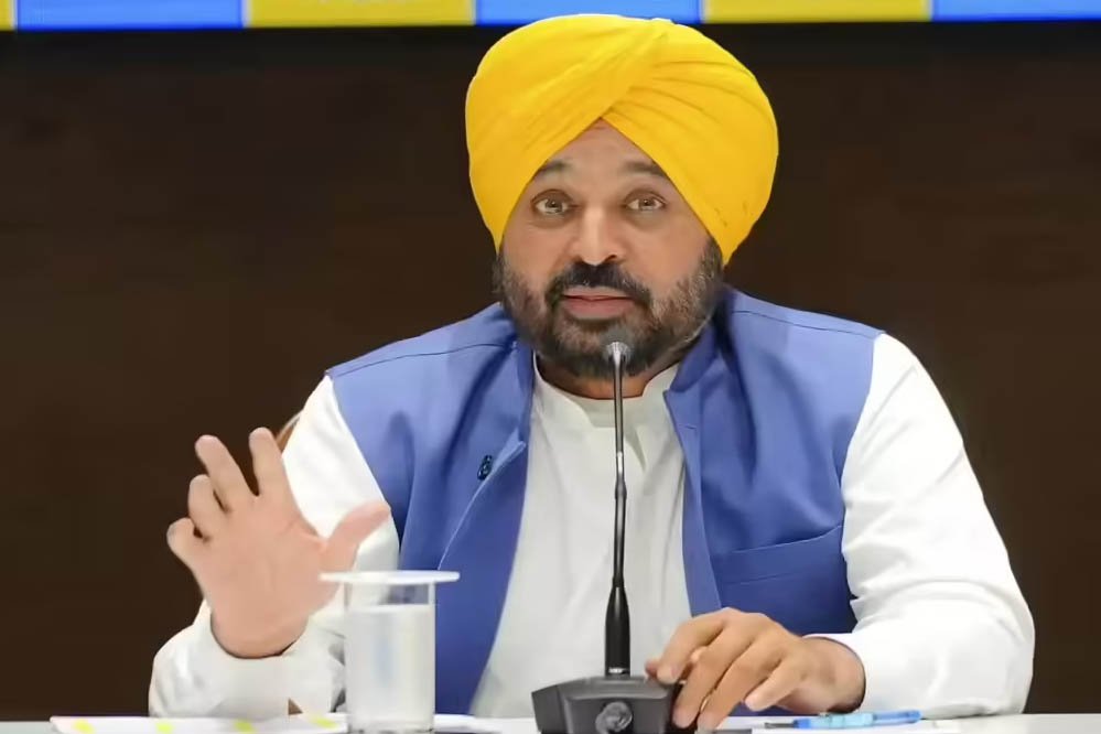पेपर लीक विवाद के बीच पंजाब सरकार को हाईकोर्ट का झटका, एक और भर्ती प्रक्रिया पर लगी रोक