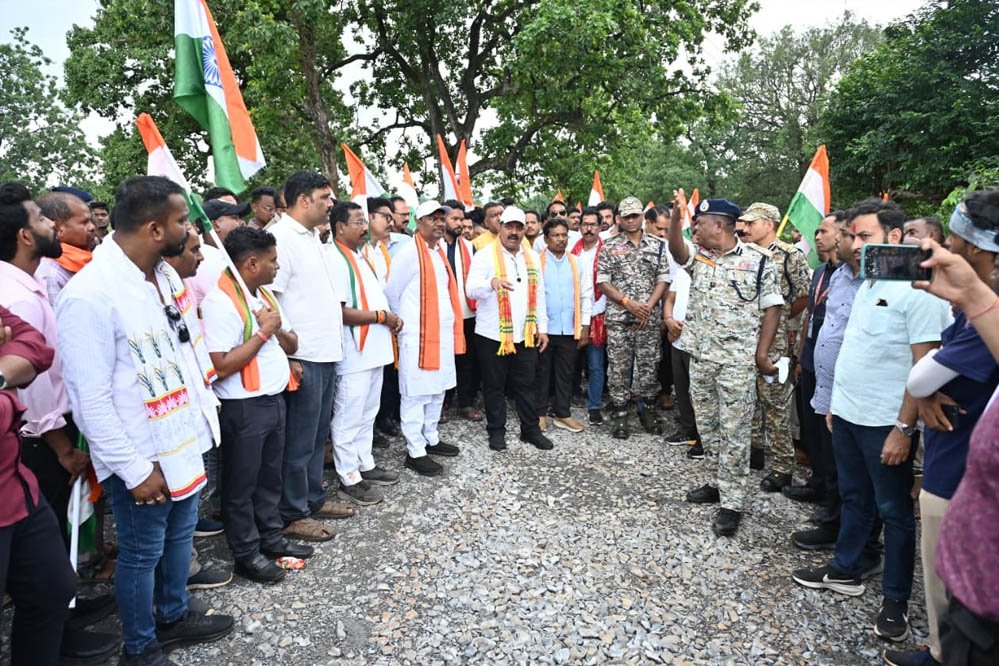 उप मुख्यमंत्री विजय शर्मा ने कहा—बस्तर की जनता, समाज प्रमुखों, जनप्रतिनिधियों और पत्रकारों के स