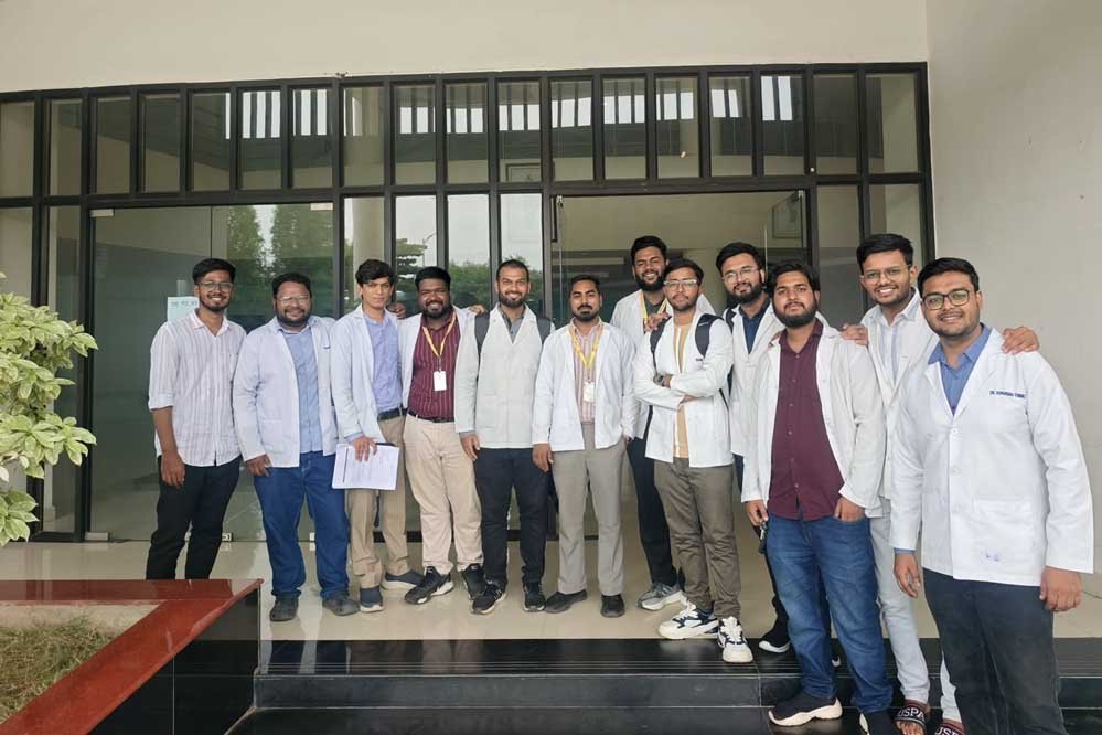 मेडिकल इंटर्न्स की समस्याओं पर बड़ी बैठक, स्टाइपेंड बढ़ाने की मांग पर विभाग ने दिया विचार का आश
