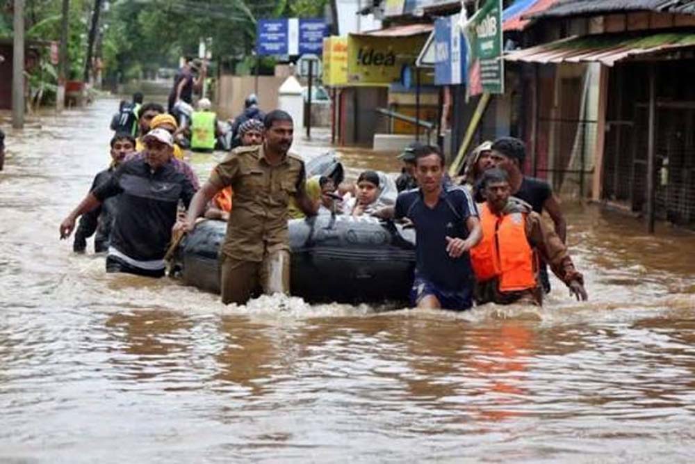 मूसलाधार बारिश बनी आफत, केरल में हजारों बेघर; शिवमोगा में तीन की मौत