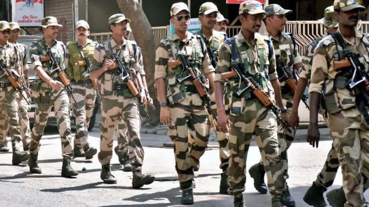 कश्मीर के ऊंचे इलाकों में तैनात CRPF जवानों को मिलेंगे हिमसुरक्षा कपड़े