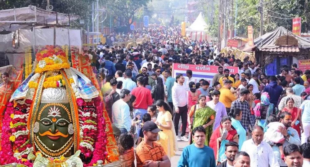 वीकेंड पर महाकाल मंदिर में भक्तों का सैलाब, 3 अगस्त को पहली सवारी को लेकर तैयारियां तेज