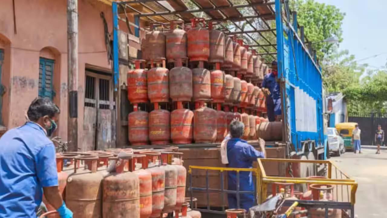 15 अगस्त तक LPG ई-केवाईसी जरूरी, नहीं तो देना पड़ सकता है महंगा सिलेंडर