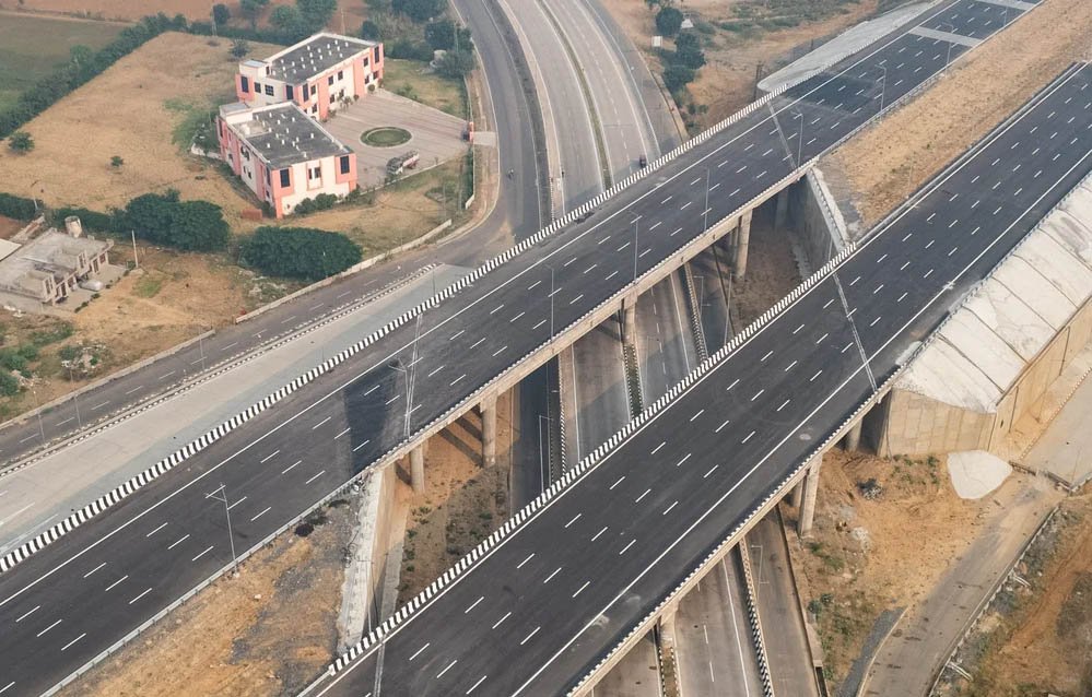 UP-Haryana Mega Expressway: 22 जिलों को जोड़ेगा नया एक्सप्रेसवे, दिल्ली-गोरखपुर का सफर होगा बेह