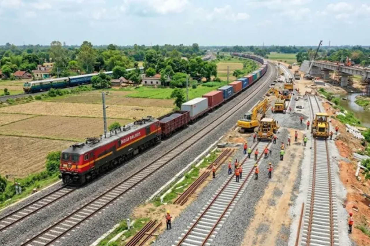 India Railway Mega Plan: ₹45,000 करोड़ की परियोजना से चीन, पाकिस्तान और बांग्लादेश सीमा तक बिछे