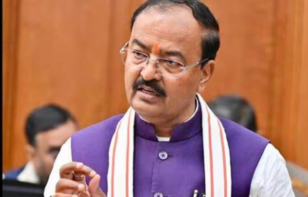 UP Politics: मदरसों पर केशव मौर्य का बड़ा बयान, 'आतंकवाद को बढ़ावा देते हैं'; सियासी घमासान तेज