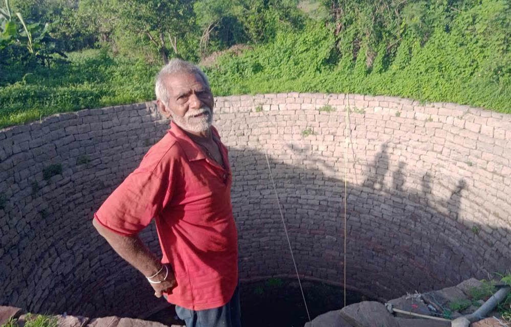 MP के 'दशरथ मांझी' अजब सिंह का गजब कारनामा, पत्नी के सम्मान के लिए खोदा कुआं, गर्मी में बना गां