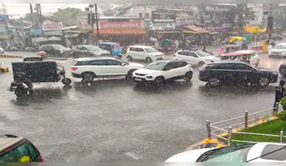 Weather Alert: यूपी सहित 8 राज्यों में भारी बारिश और तेज हवा का खतरा, IMD ने जारी किया अलर्ट