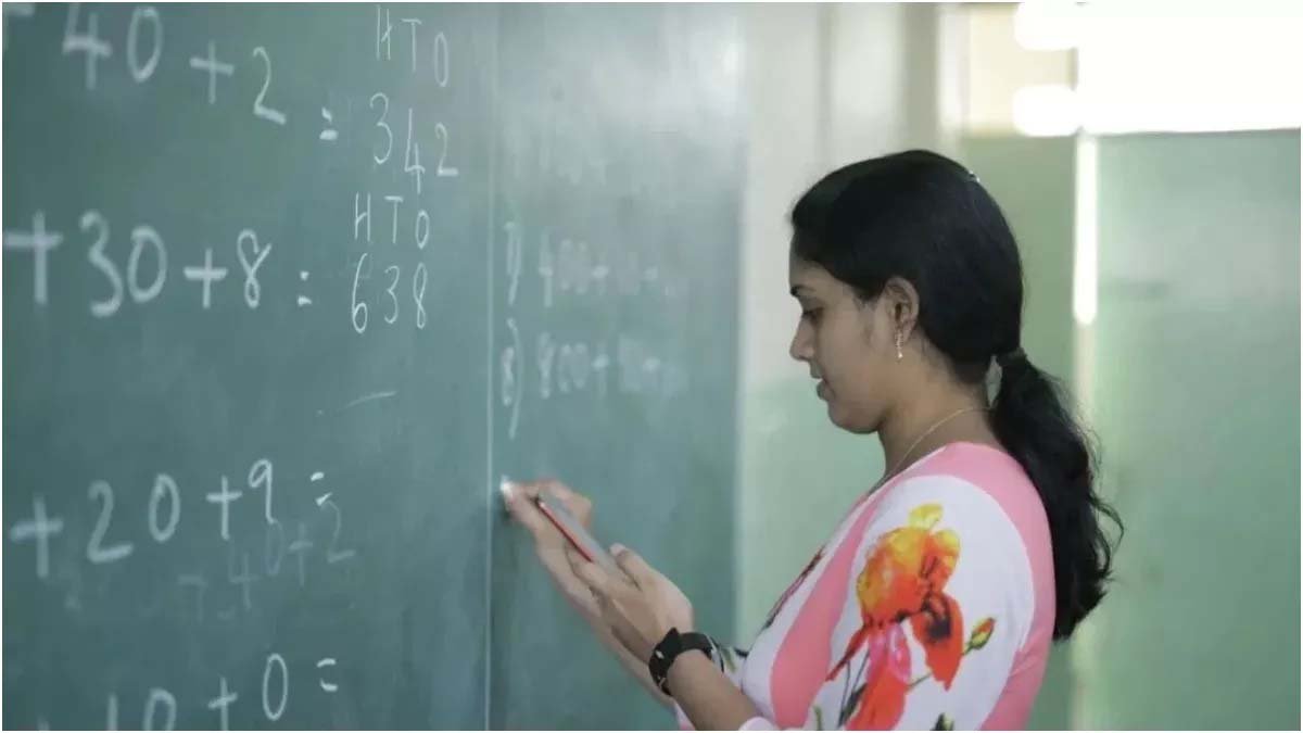निजी स्कूल शिक्षकों के लिए यूपी सरकार बनाएगी नई सेवा नियमावली